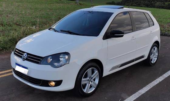 VOLKSWAGEN POLO 1.6 MI SPORTLINE 8V FLEX 4P MANUAL VOLKSWAGEN POLO 1.6 MI SPORTLINE 8V FLEX 4P MANUAL